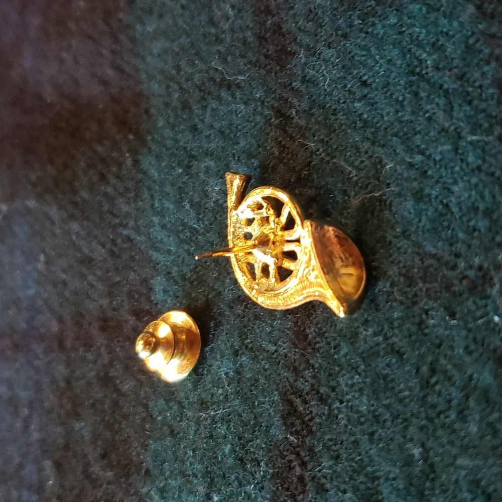 Tie Tack / Pin - French Horn Orchestra Pin w/Rhinestones - VTG 80s Gold-Tone EVC - Picture 4 of 8